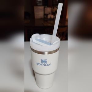 STANLEY 20 oz quencher H2.0 flowstate tumbler